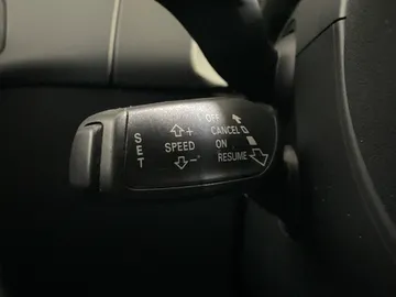 2016 Audi A4 - image 26