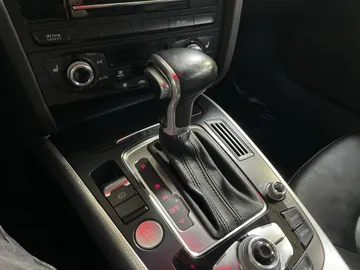 2016 Audi A4 - image 28