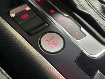2016 Audi A4 - image 24