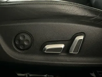 2016 Audi A4 - image 20