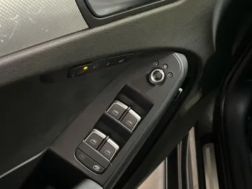 2016 Audi A4 - image 25