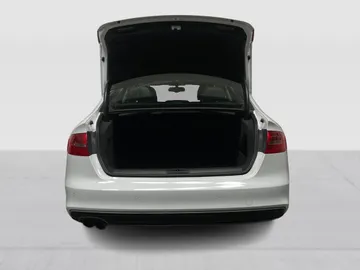 2015 Audi A4 - image 13