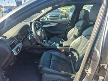 2017 Audi A4 - image 8