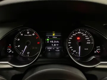 2017 Audi S5 - image 16