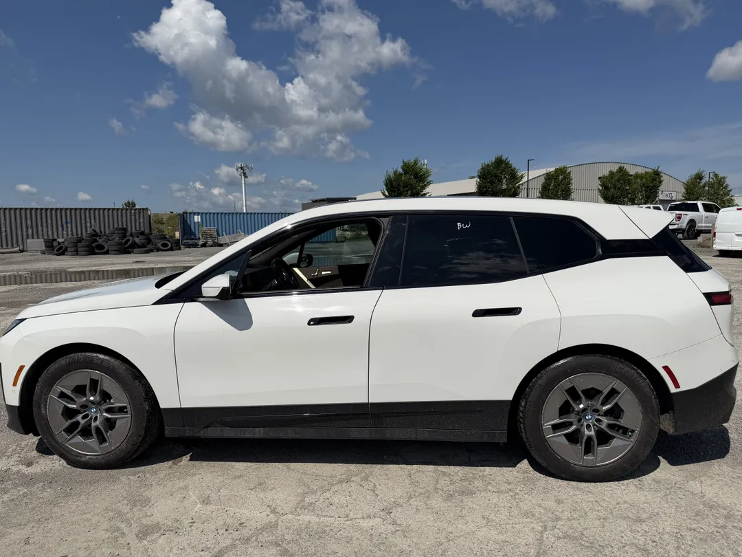 2023 BMW IX — photo 4