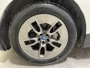 2023 BMW IX - image 7