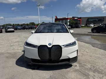 2023 BMW IX - image 2