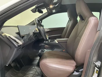 2023 BMW IX - image 3