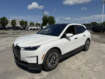 2023 BMW IX - image 3