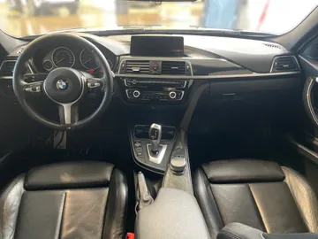 2018 BMW 3 Series - image 15