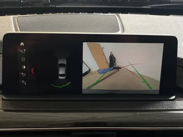 2018 BMW 3 Series - image 23