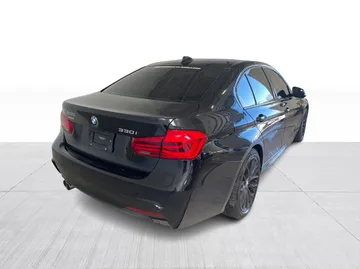 2018 BMW 3 Series - image 13