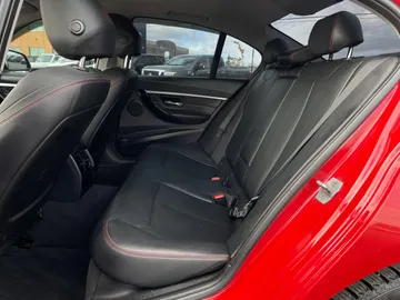 2016 BMW 3 Series - image 15
