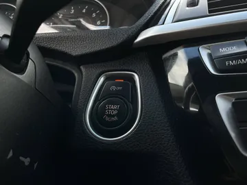 2016 BMW 3 Series - image 20