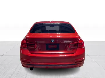 2016 BMW 3 Series - image 12