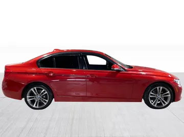 2016 BMW 3 Series - image 2