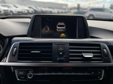2016 BMW 3 Series - image 18