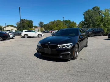 2019 BMW 5 Series - image 3