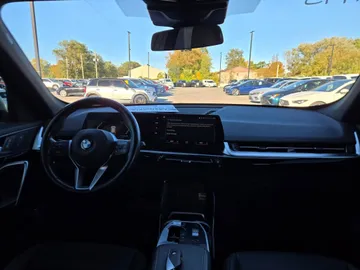 2023 BMW X1 - image 9