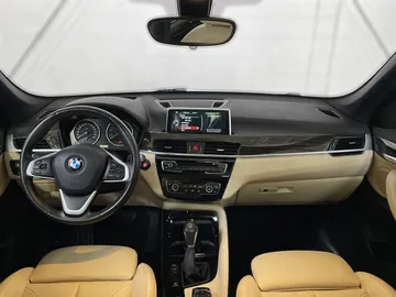 2016 BMW X1 - image 4