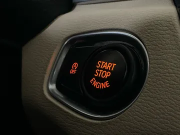 2016 BMW X1 - image 25