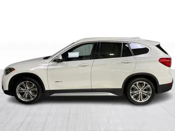 2016 BMW X1 - image 10