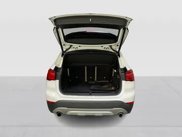 2016 BMW X1 - image 13