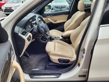2016 BMW X1 - image 8