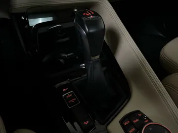 2016 BMW X1 - image 28