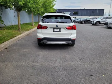 2016 BMW X1 - image 6