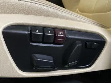 2016 BMW X1 - image 20