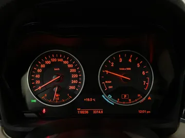 2016 BMW X1 - image 17