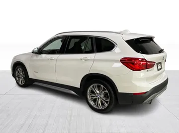 2016 BMW X1 - image 11