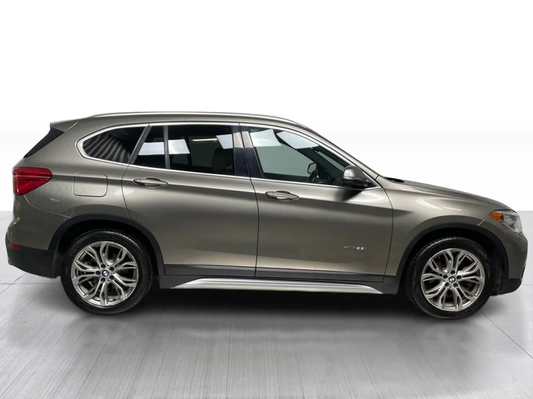 2018 BMW X1 — photo 2