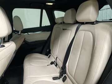 2018 BMW X1 - image 15