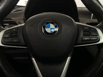 2018 BMW X1 - image 18