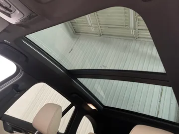 2018 BMW X1 - image 6