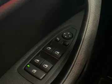 2018 BMW X1 - image 25