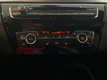 2018 BMW X1 - image 23