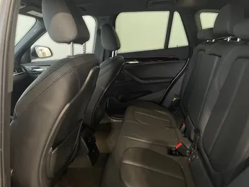 2018 BMW X1 - image 11