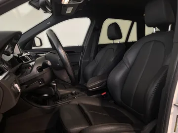 2018 BMW X1 - image 10