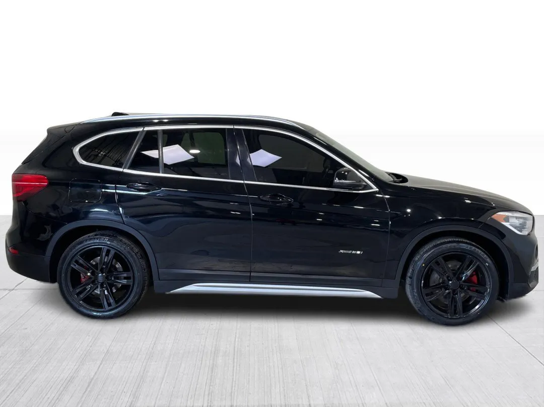 2016 BMW X1 — photo 2