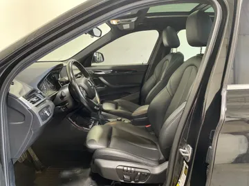 2016 BMW X1 - image 3