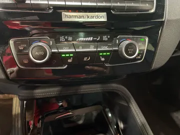 2016 BMW X1 - image 20