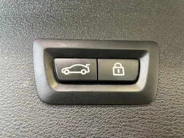 2016 BMW X1 - image 28
