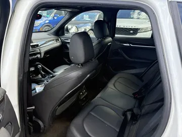 2018 BMW X1 - image 7