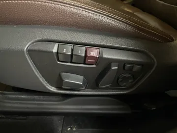 2017 BMW X1 - image 20