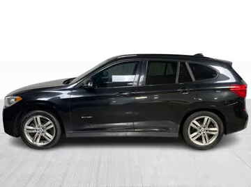 2017 BMW X1 - image 10