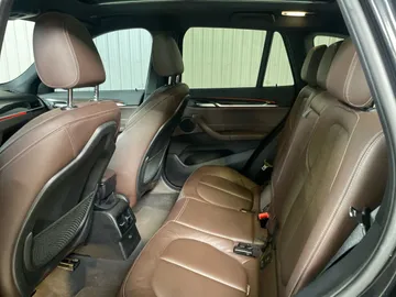 2017 BMW X1 - image 15