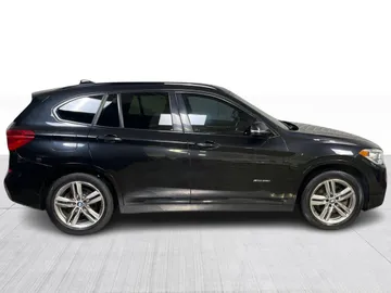 2017 BMW X1 - image 2